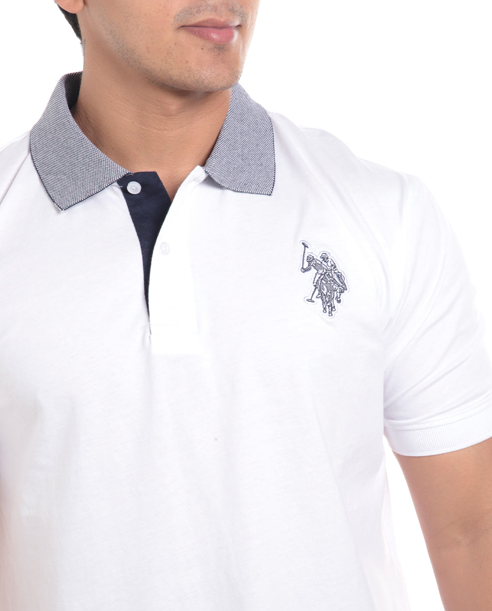 Polo Fashion para caballero con detalle en cuello