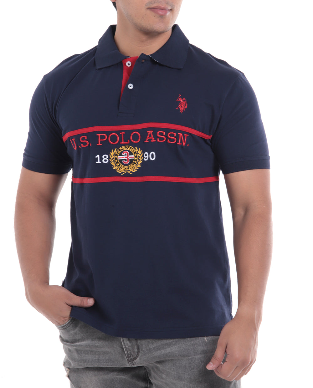 Polo Fashion para caballero con letras y fecha al frente